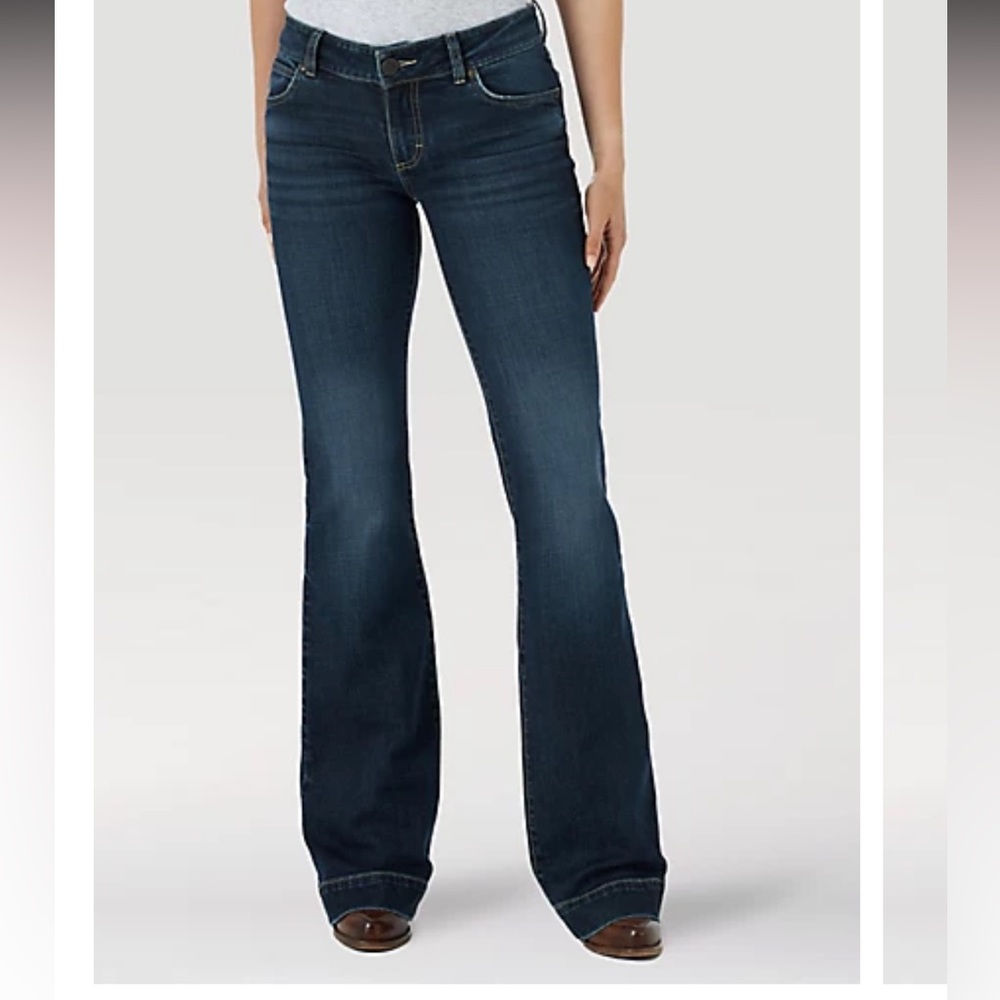 Wrangler Women's Retro Mae Mid Rise Wide Leg Trouser Jean